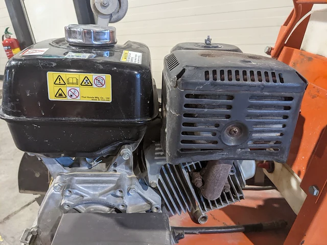 Asfalt-betonzaag 450mm benzine husqvarna, fs400, bouwjaar 2015 - afbeelding 3 van  19