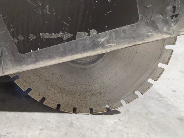 Asfalt-betonzaag 450mm benzine husqvarna, fs400, bouwjaar 2015 - afbeelding 7 van  19