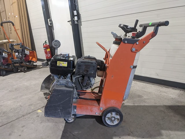 Asfalt-betonzaag 450mm benzine husqvarna, fs400, bouwjaar 2017 - afbeelding 15 van  19