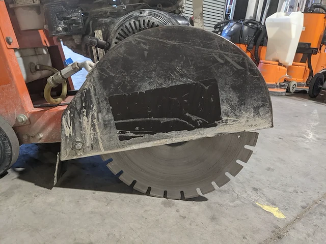 Asfalt-betonzaag 450mm benzine husqvarna, fs400, bouwjaar 2017 - afbeelding 16 van  19
