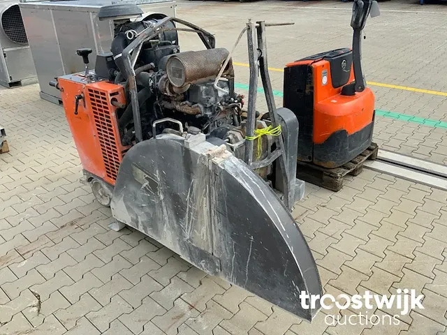 Asfaltzaagmachine / betonzaagmachine - afbeelding 7 van  12