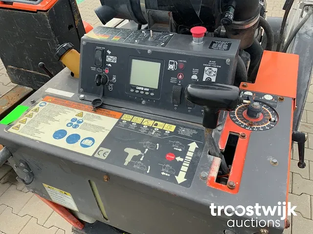 Asfaltzaagmachine / betonzaagmachine - afbeelding 9 van  12