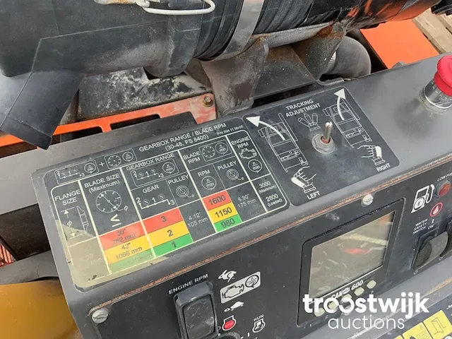 Asfaltzaagmachine / betonzaagmachine - afbeelding 11 van  12