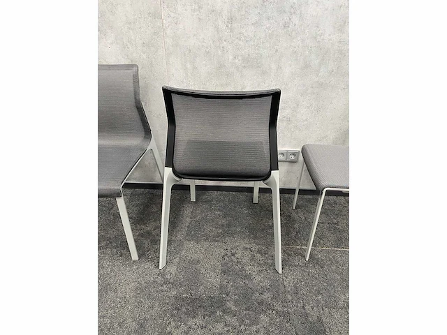 Asis - 4 persoons design set ø120 - afbeelding 16 van  18