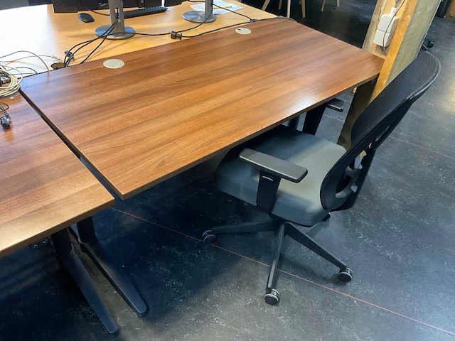 Assmann - canvaro 500 sts - elektrisch verstelbaar - zit/sta bureau - afbeelding 1 van  6