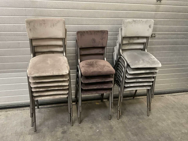 Assorti stoelen (16x) - afbeelding 1 van  2