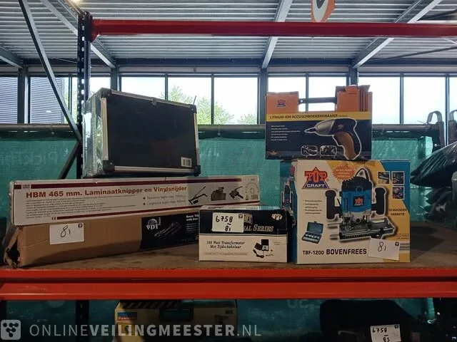 Assortiment doe het zelf artikelen - afbeelding 1 van  9