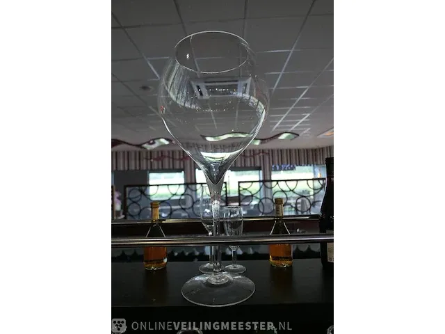 Assortiment glaswerk - afbeelding 2 van  13