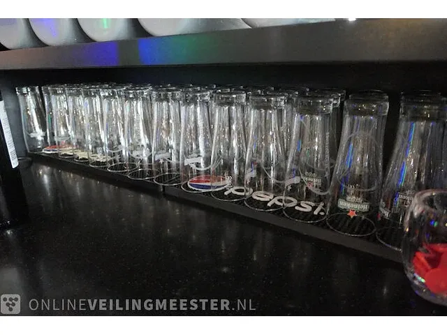 Assortiment glaswerk - afbeelding 4 van  13