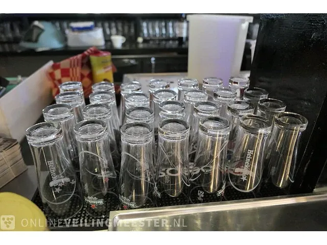 Assortiment glaswerk - afbeelding 13 van  13