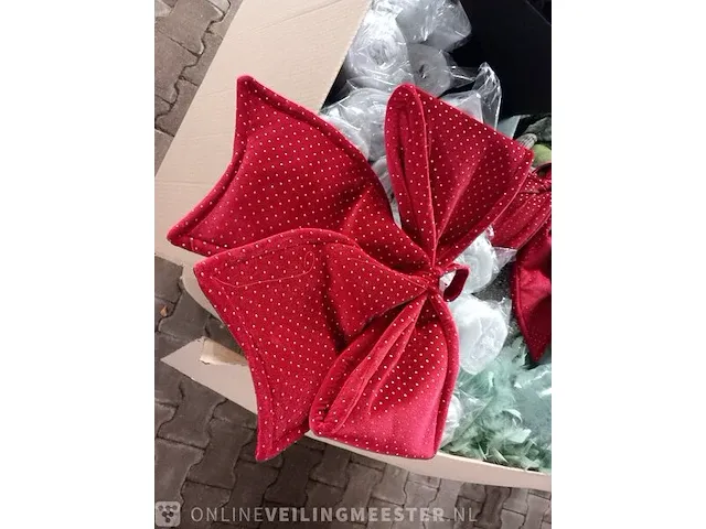 Assortiment kerst decoratiemateriaal - afbeelding 17 van  17