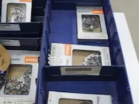 Assortiment klein materiaal in magazijnbakjes - afbeelding 4 van  4