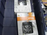 Assortiment klein materiaal in magazijnbakjes - afbeelding 3 van  5