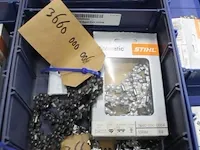 Assortiment klein materiaal in magazijnbakjes - afbeelding 4 van  5