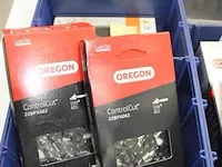 Assortiment klein materiaal in magazijnbakjes - afbeelding 1 van  7