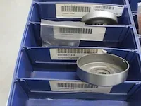 Assortiment klein materiaal in magazijnbakjes - afbeelding 6 van  13