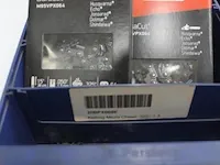 Assortiment klein materiaal in magazijnbakjes - afbeelding 2 van  7