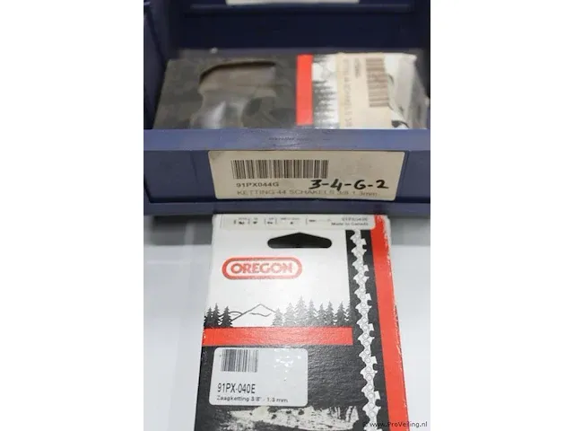 Assortiment klein materiaal in magazijnbakjes - afbeelding 7 van  7