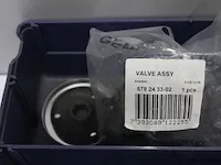 Assortiment klein materiaal in magazijnbakjes - afbeelding 5 van  11