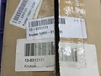 Assortiment klein materiaal in magazijnbakjes - afbeelding 6 van  12