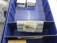 Assortiment klein materiaal in magazijnbakjes - afbeelding 4 van  14