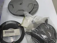 Assortiment klein materiaal in magazijnbakjes - afbeelding 8 van  8