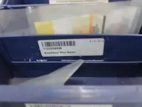 Assortiment klein materiaal in magazijnbakjes - afbeelding 5 van  8