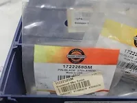 Assortiment klein materiaal in magazijnbakjes - afbeelding 6 van  8