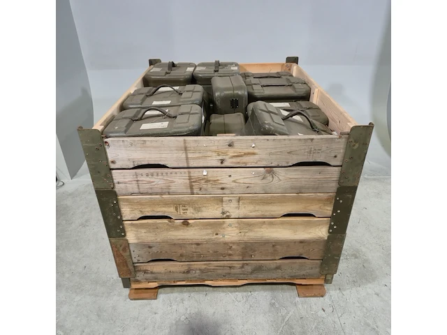 Assortiment kunststof transportkisten - afbeelding 1 van  7