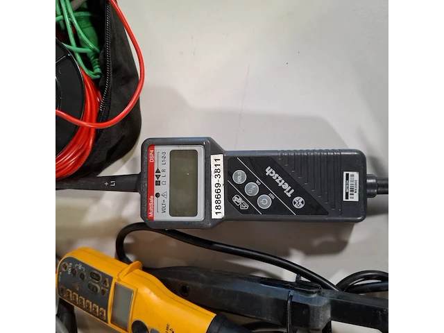 Assortiment meetinstrumenten en handgereedscha0, o.a. fluke/leica - afbeelding 5 van  8
