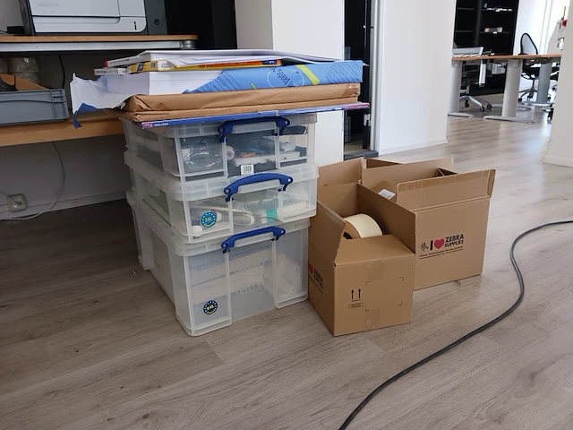 Assortiment papier en etiket rollen | locatie roden - afbeelding 1 van  10