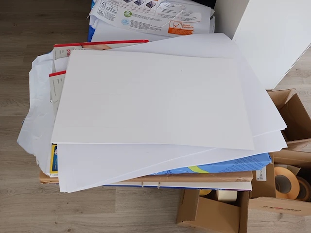 Assortiment papier en etiket rollen | locatie roden - afbeelding 3 van  10