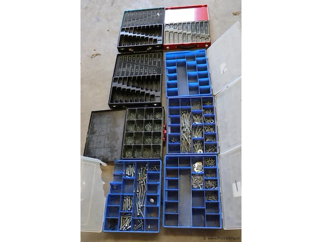 Assortimentsdozen incl. inhoud bestaande uit o.a. spijkers, schroeven & ringen - afbeelding 1 van  4