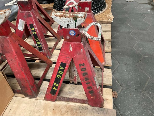 Assteun (8x) - afbeelding 1 van  3