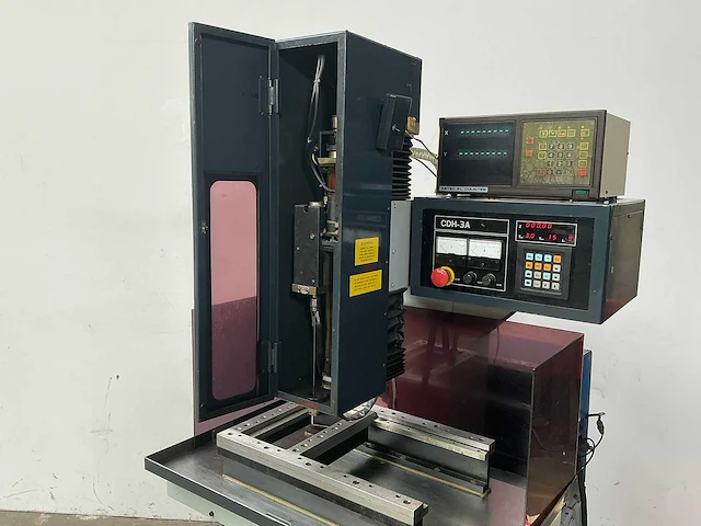 Astec - 1990 - cdh-3a - draadvonk- en erodeermachine - afbeelding 9 van  13