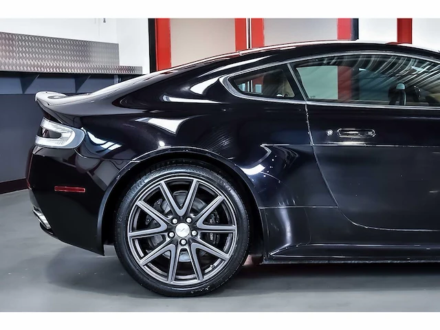 Aston martin - vantage coupe 4,7l v8 - vantage coupe 4,7l v8 - aston martin vantage s coupe 4,7l v8 - 2011 - 2011 - afbeelding 7 van  85