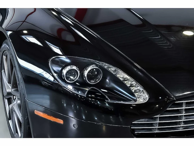 Aston martin - vantage coupe 4,7l v8 - vantage coupe 4,7l v8 - aston martin vantage s coupe 4,7l v8 - 2011 - 2011 - afbeelding 15 van  85