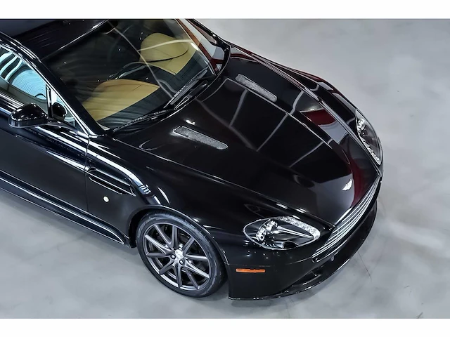 Aston martin - vantage coupe 4,7l v8 - vantage coupe 4,7l v8 - aston martin vantage s coupe 4,7l v8 - 2011 - 2011 - afbeelding 25 van  85