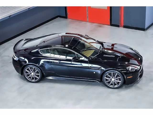 Aston martin - vantage coupe 4,7l v8 - vantage coupe 4,7l v8 - aston martin vantage s coupe 4,7l v8 - 2011 - 2011 - afbeelding 27 van  85