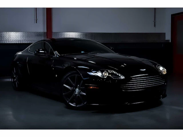 Aston martin - vantage coupe 4,7l v8 - vantage coupe 4,7l v8 - aston martin vantage s coupe 4,7l v8 - 2011 - 2011 - afbeelding 30 van  85