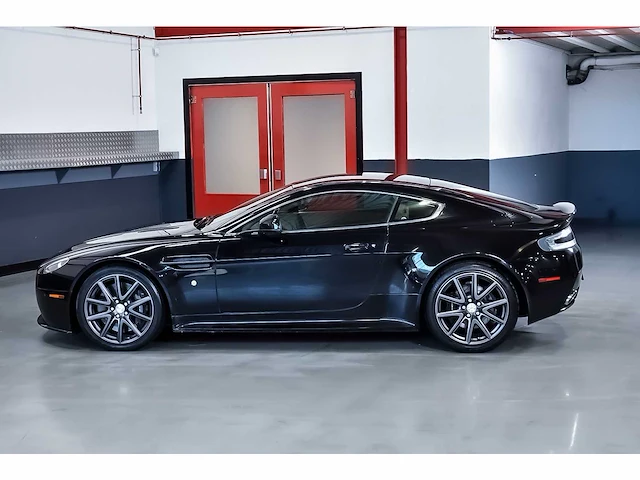 Aston martin - vantage coupe 4,7l v8 - vantage coupe 4,7l v8 - aston martin vantage s coupe 4,7l v8 - 2011 - 2011 - afbeelding 39 van  85