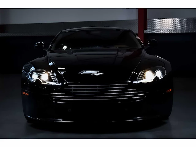 Aston martin - vantage coupe 4,7l v8 - vantage coupe 4,7l v8 - aston martin vantage s coupe 4,7l v8 - 2011 - 2011 - afbeelding 34 van  85