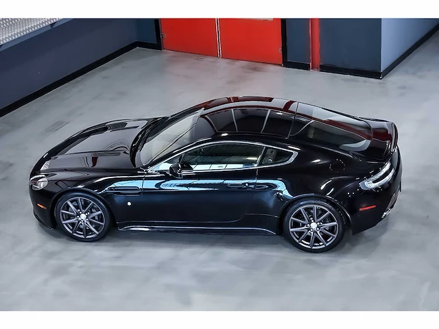 Aston martin - vantage coupe 4,7l v8 - vantage coupe 4,7l v8 - aston martin vantage s coupe 4,7l v8 - 2011 - 2011 - afbeelding 53 van  85