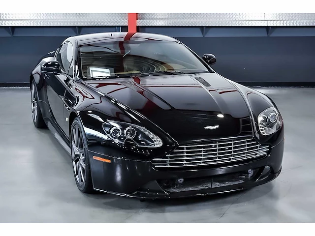 Aston martin - vantage coupe 4,7l v8 - vantage coupe 4,7l v8 - aston martin vantage s coupe 4,7l v8 - 2011 - 2011 - afbeelding 45 van  85