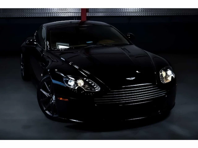 Aston martin - vantage coupe 4,7l v8 - vantage coupe 4,7l v8 - aston martin vantage s coupe 4,7l v8 - 2011 - 2011 - afbeelding 56 van  85
