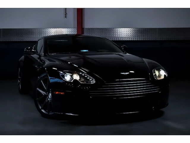 Aston martin - vantage coupe 4,7l v8 - vantage coupe 4,7l v8 - aston martin vantage s coupe 4,7l v8 - 2011 - 2011 - afbeelding 67 van  85