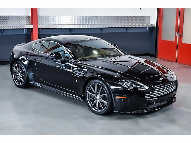 Aston martin - vantage coupe 4,7l v8 - vantage coupe 4,7l v8 - aston martin vantage s coupe 4,7l v8 - 2011 - 2011 - afbeelding 85 van  85