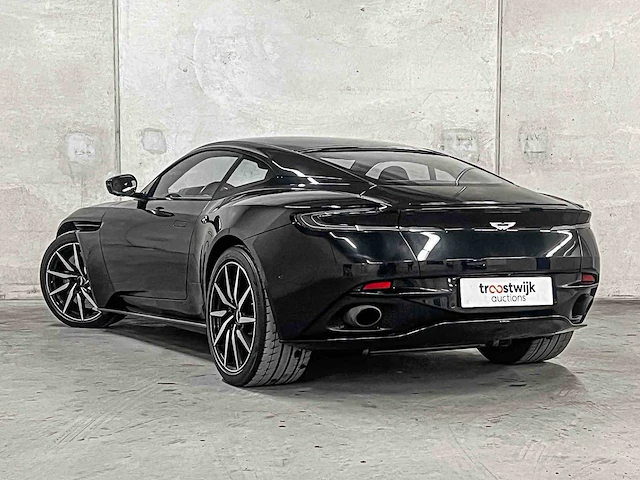 Aston martin db11 4.0 v8 510pk 2017, nl-kenteken - afbeelding 9 van  46