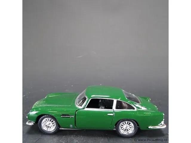 Aston martin db5 (1963) groen - afbeelding 2 van  5