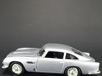 Aston martin db5 (1963) zilvergrijs - afbeelding 2 van  5